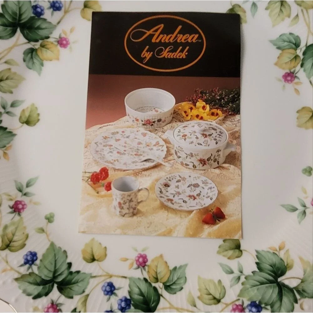Vineyard Cake Aka Dinner Plate with Server